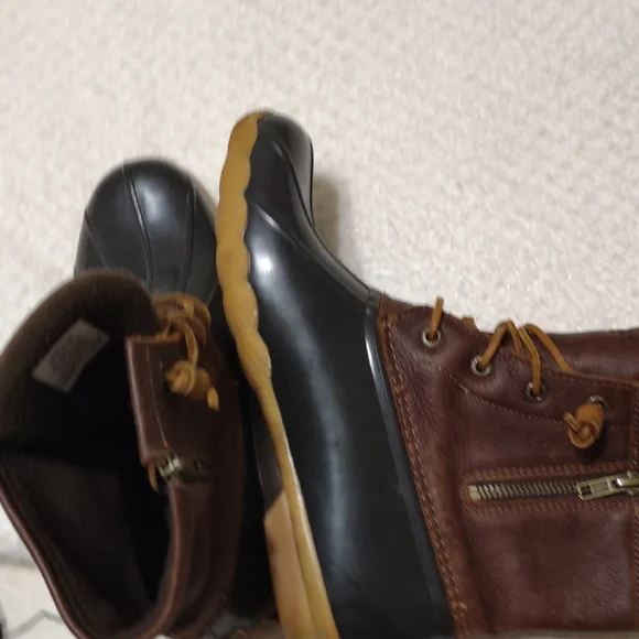 Sperry Dark Brown and Black Waterproof Boots. It's BOOT TIME. - Picture 9 of 10